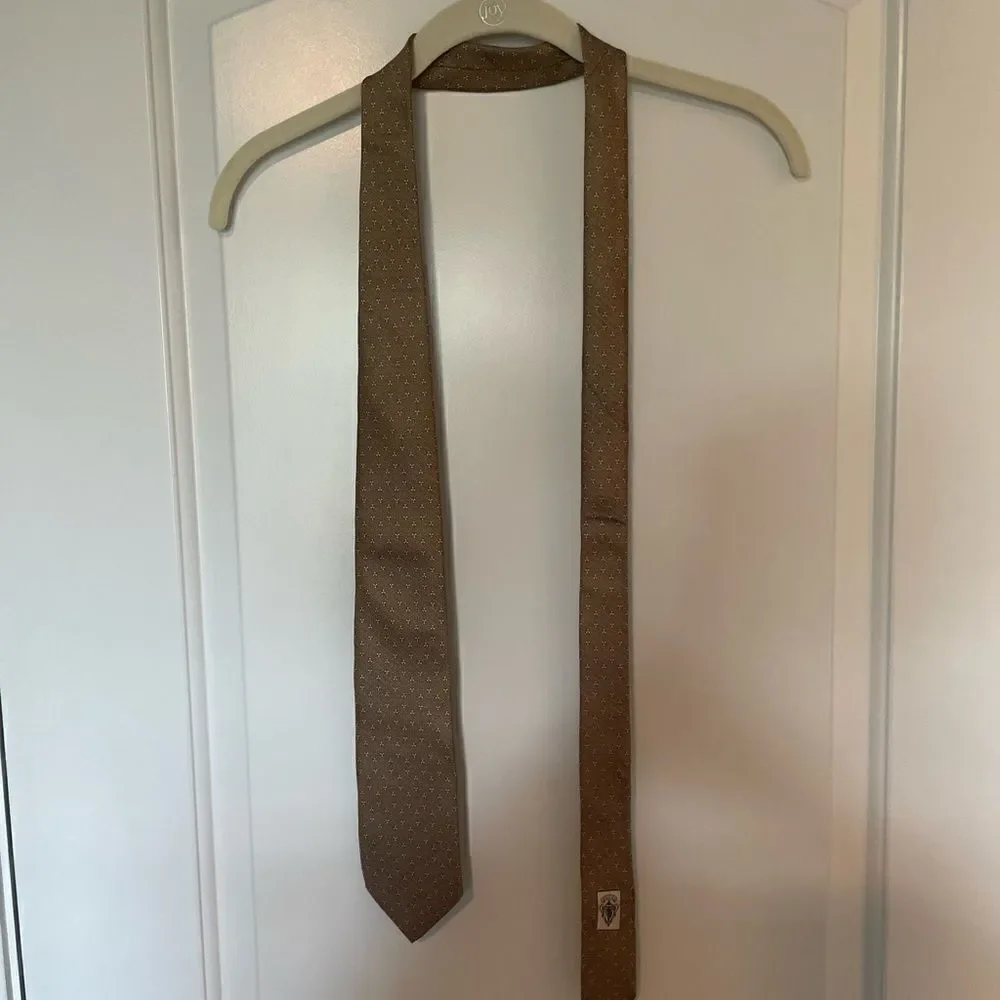 Gucci 100% silk tie- excellent condition